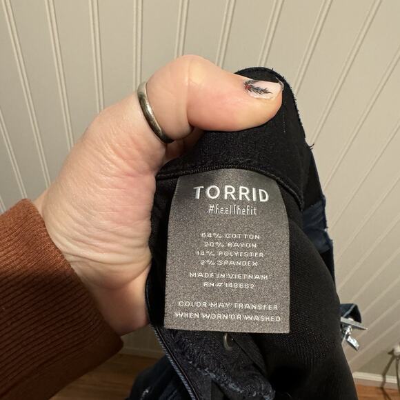 Torrid Bombshell Soft Super Flare Jeans Plus Size 28 Tall - Picture 6 of 6